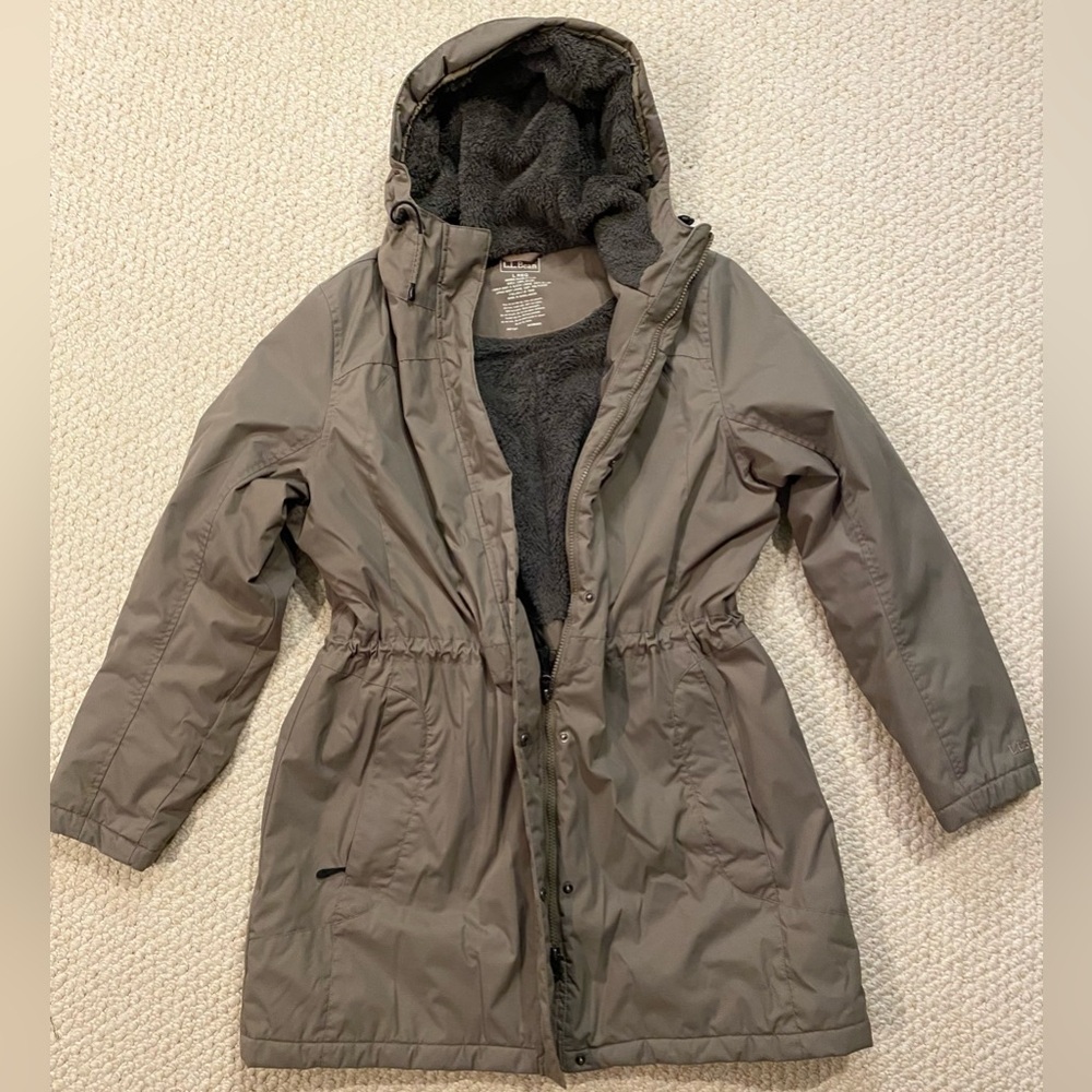 LL Bean Winter Warmer Coat / Jacket.  Womens Large.  Item 271339.  Brown.